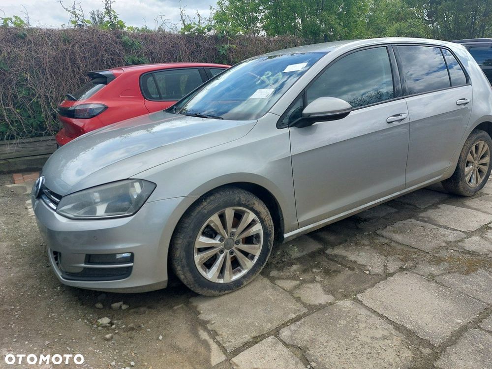 Volkswagen Golf - 2