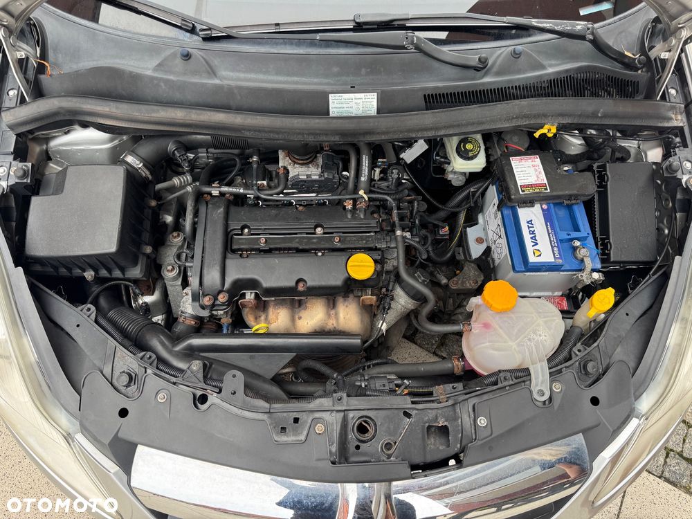 Opel Corsa 1.2 16V Cosmo - 17