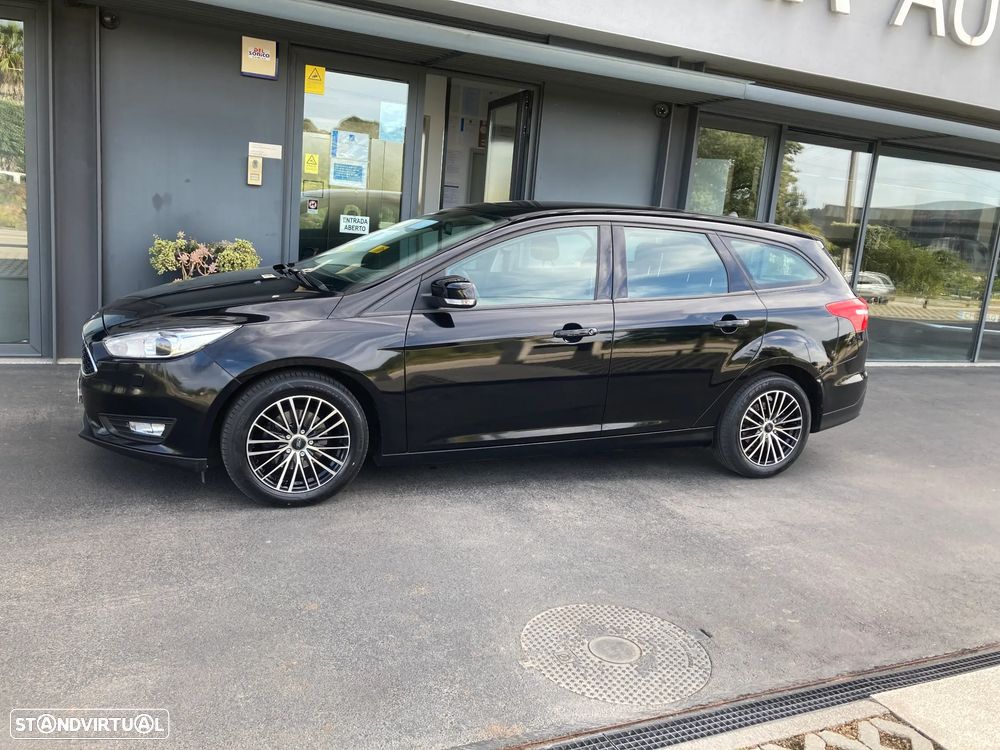 Ford Focus SW 1.5 EcoBlue S&S TITANIUM - 4