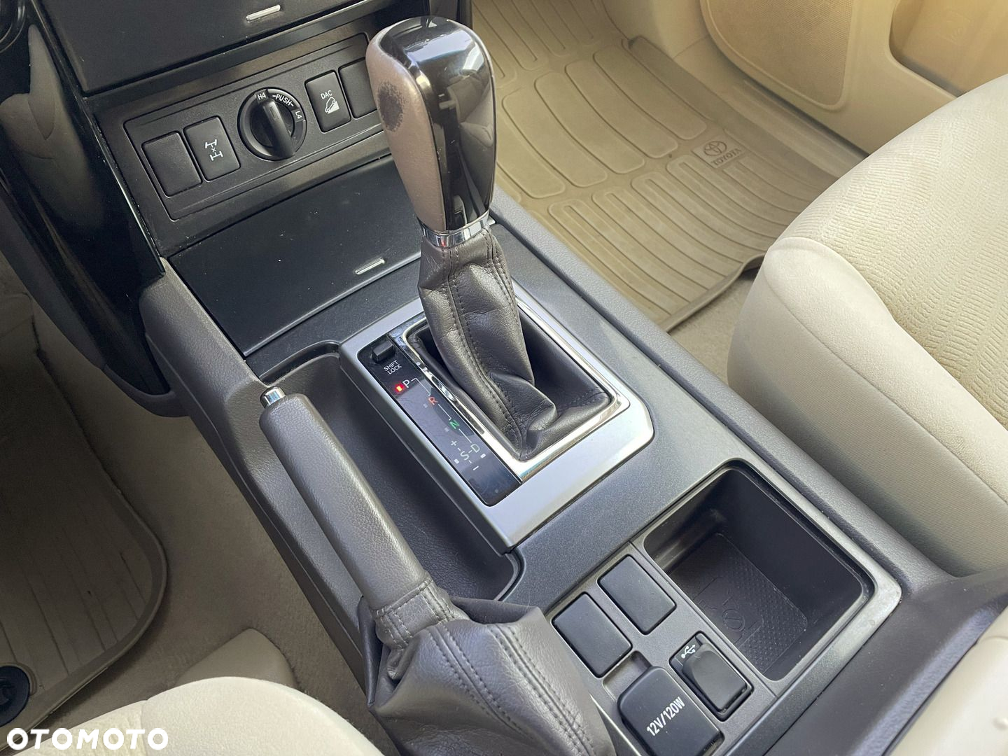 Toyota Land Cruiser - 19