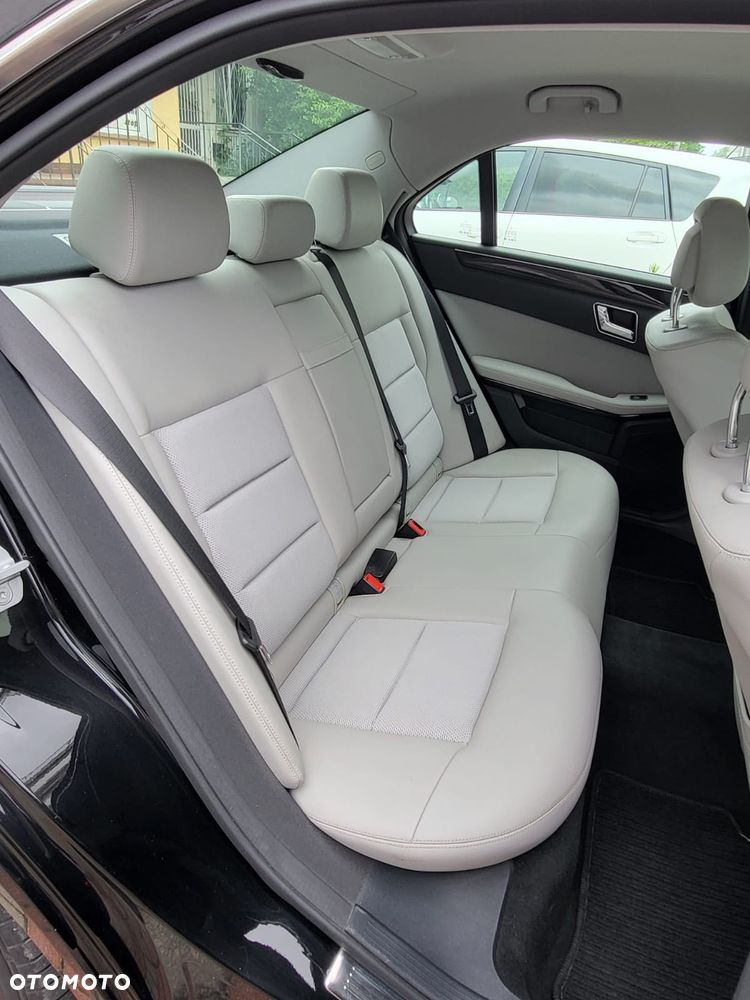 Mercedes-Benz Klasa E 350 CDI 4-Matic Avantgarde - 22