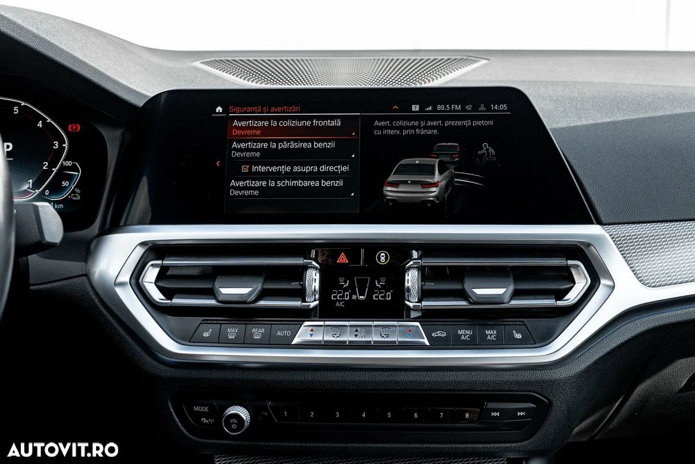 BMW Seria 3 330e Aut. M Sport - 30