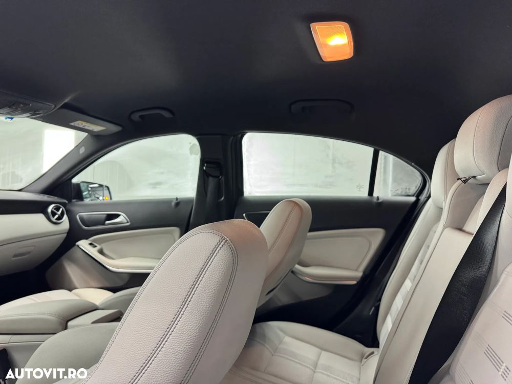 Mercedes-Benz A 200 d 7G-DCT AMG Line - 15