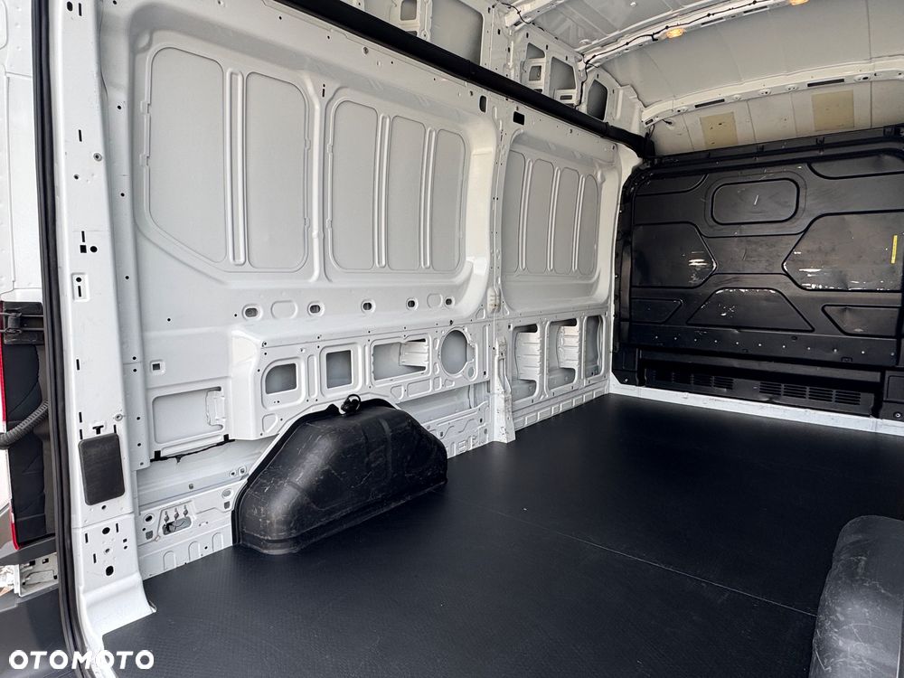Ford Transit - 17