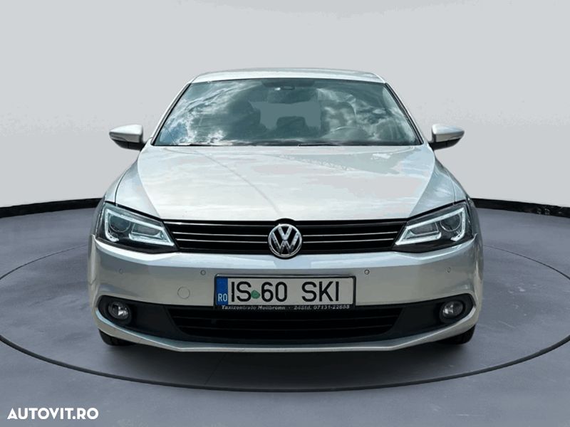 Volkswagen Jetta 1.6 TDI Blue Motion Technology Trendline - 5