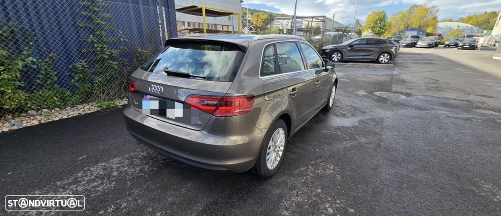 Audi 50 - 4