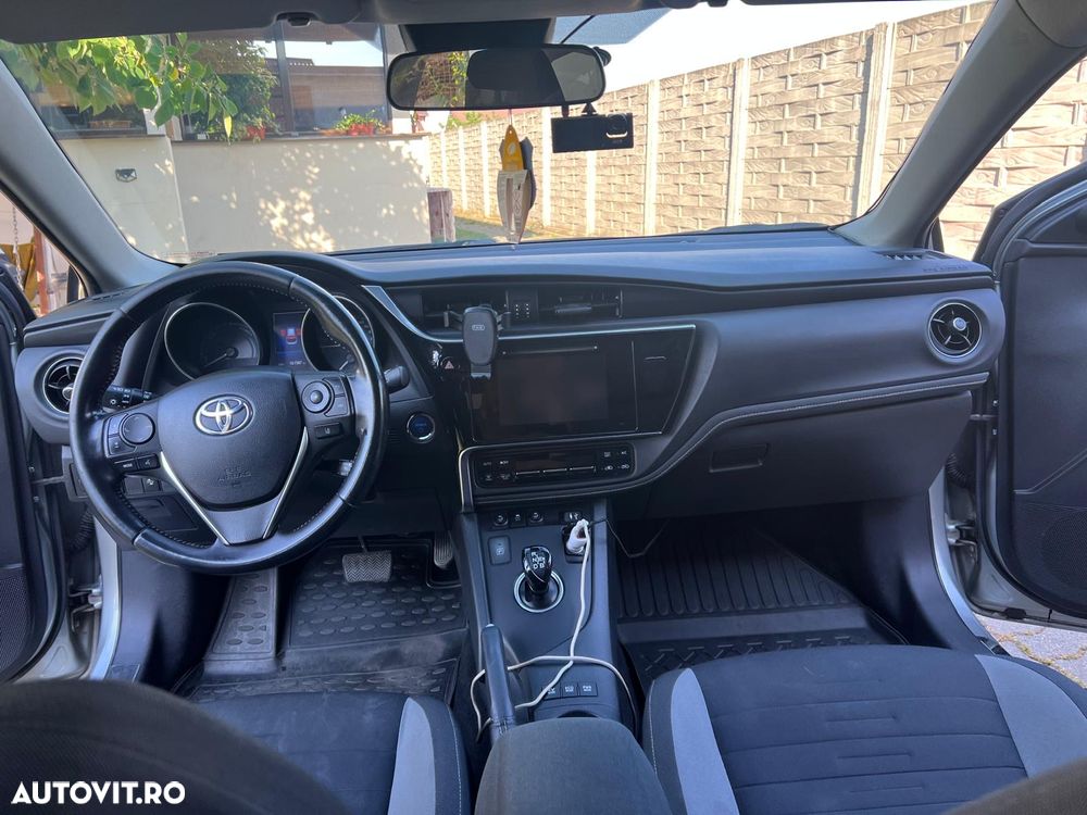 Toyota Auris - 13