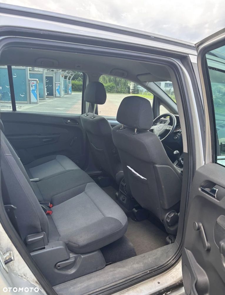 Opel Zafira 1.8 Enjoy - 11