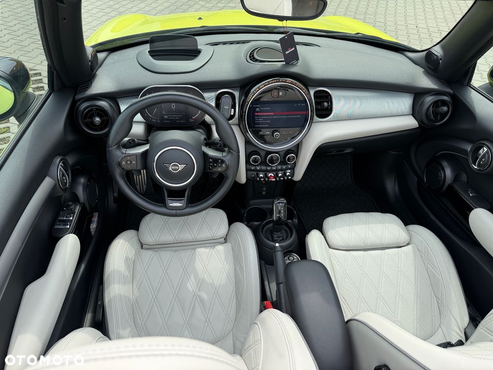 MINI John Cooper Works - 25