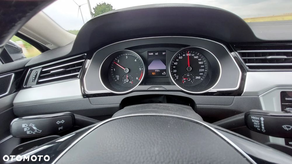 Volkswagen Passat - 12