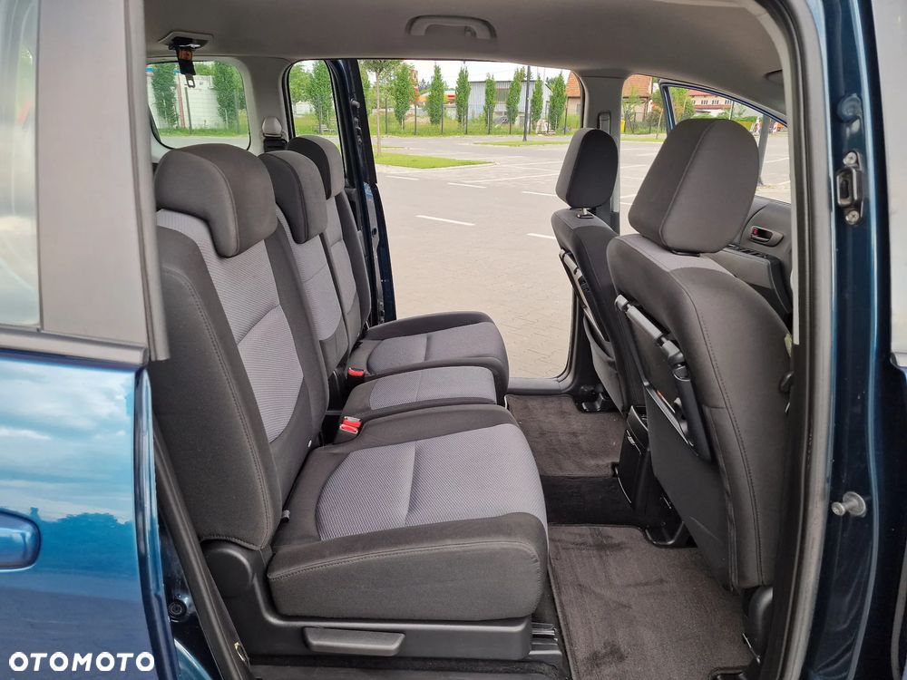 Mazda 5 - 30