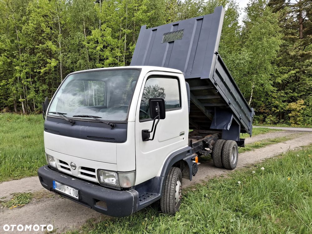 Nissan Cabstar - 3
