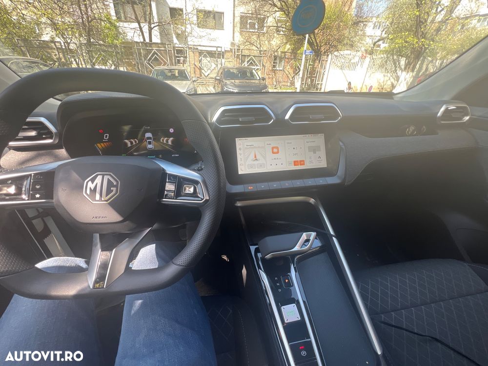 MG ZS HEV 1.5 GSI AT Explore - 4