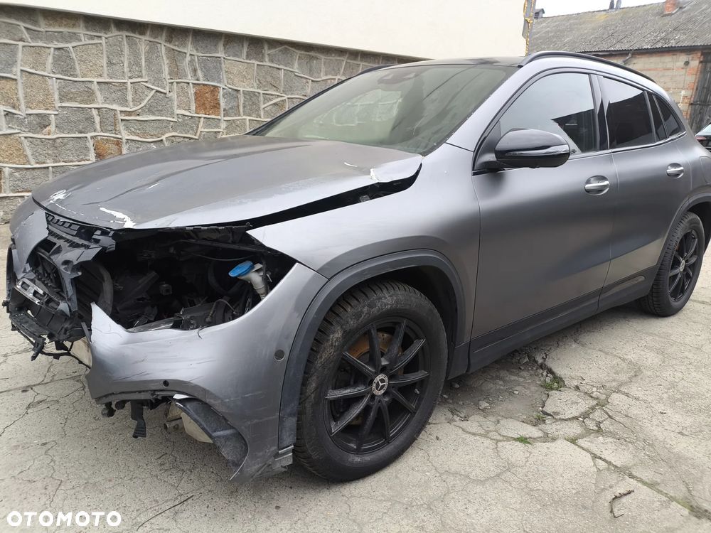 Mercedes-Benz GLA 250 4Matic 8G-DCT AMG Line - 17