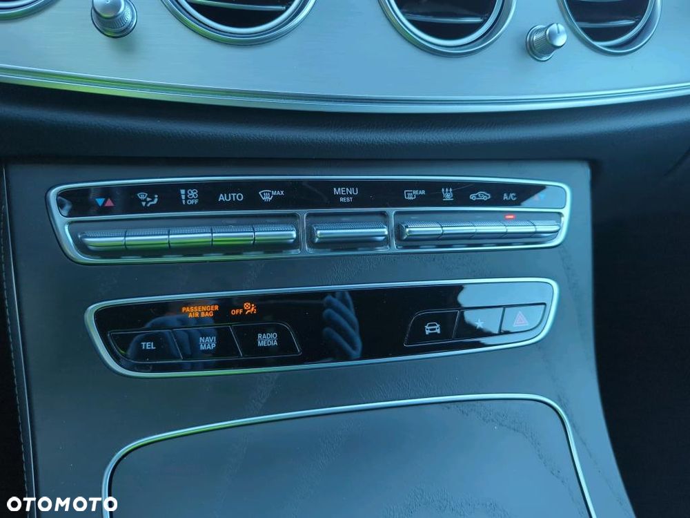 Mercedes-Benz Klasa E 220 d 4-Matic AMG - 18