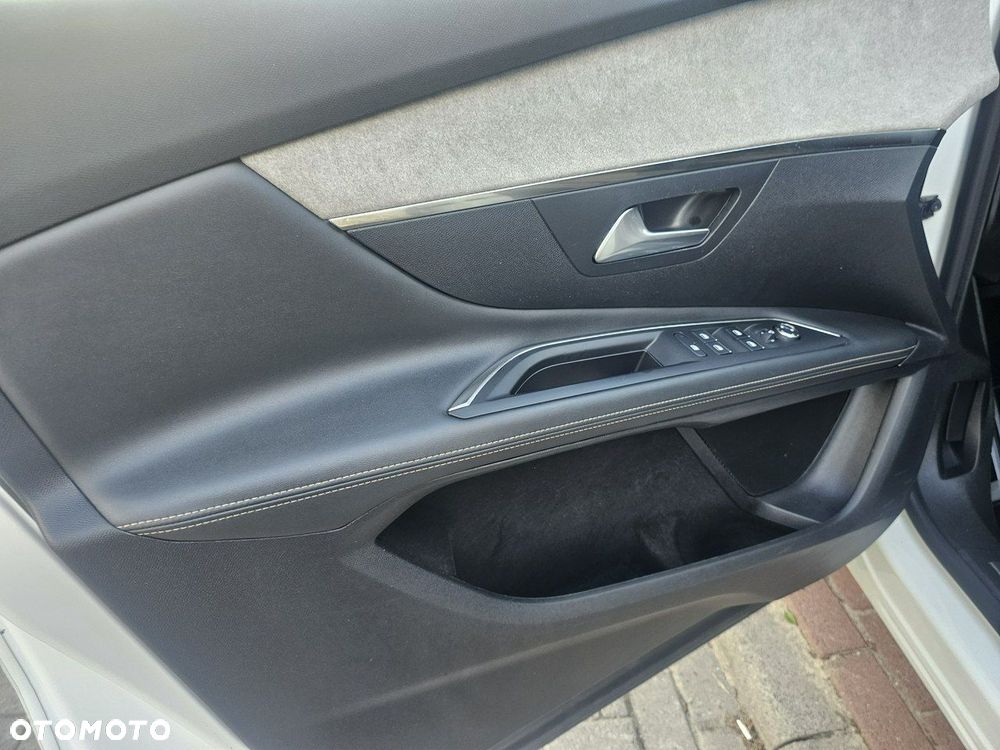 Peugeot 3008 - 16