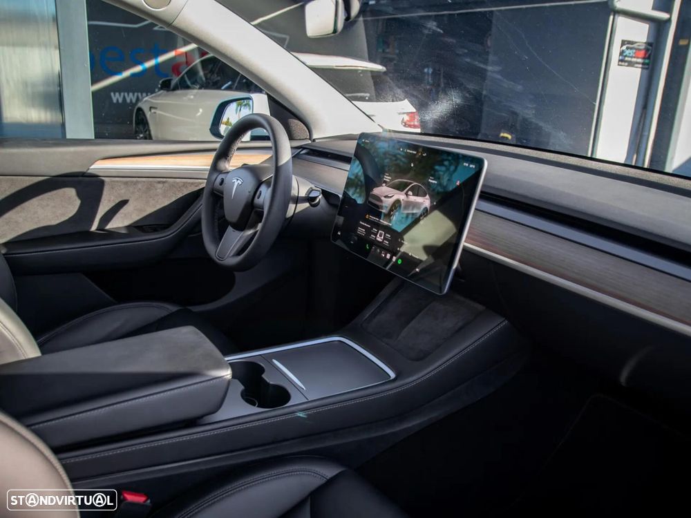 Tesla Model Y Long Range Tração Integral - 18