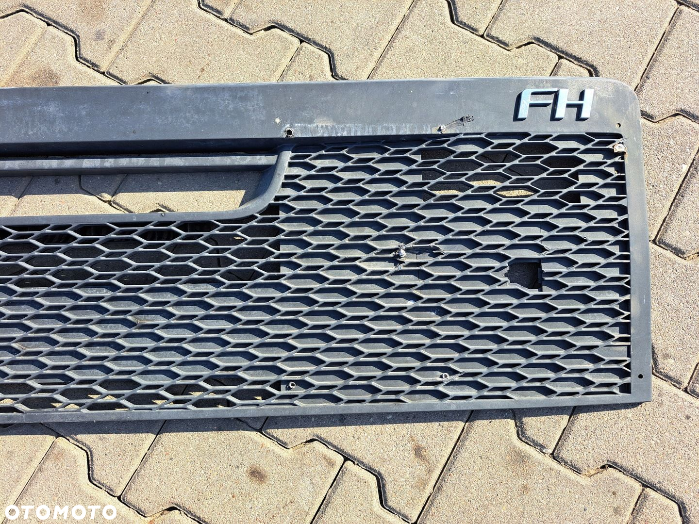 ATRAPA GRILL MASKA KRATKA CHŁODNICY PRZÓD VOLVO FH 4 - 4
