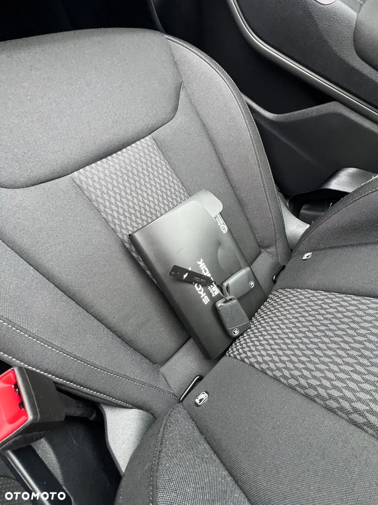 Skoda Fabia 1.5 TSI Selection DSG - 34