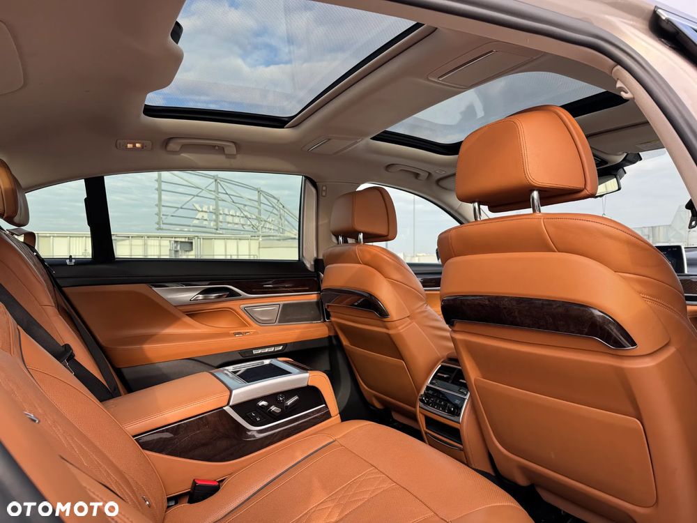 BMW Seria 7 740Li - 16