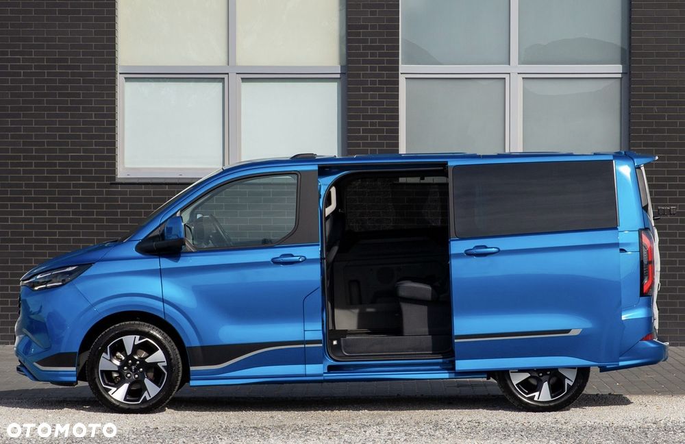 Ford Tourneo Custom - 5