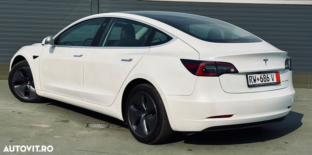 Tesla Model 3 Long Range - 3