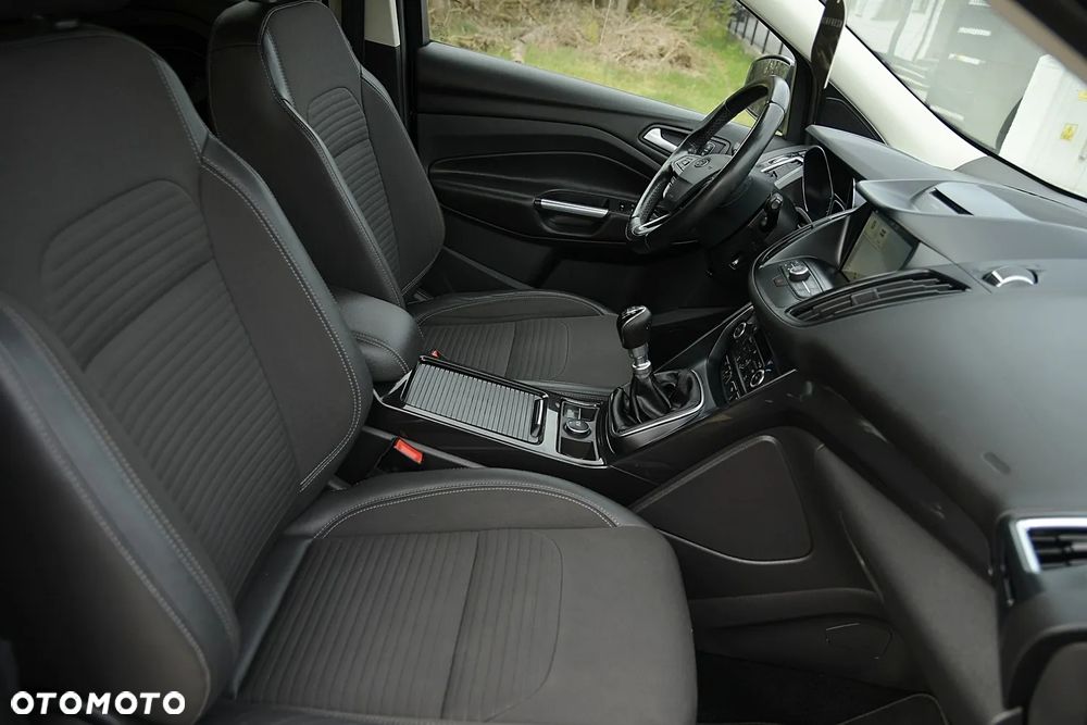 Ford Kuga 2.0 TDCi 4x4 Titanium - 23