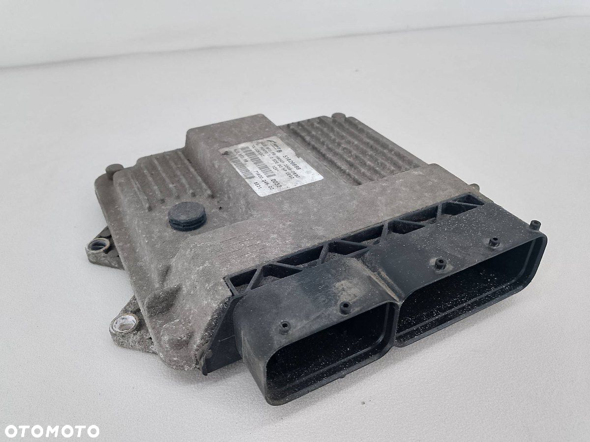 KOMPUTER, STEROWNIK FIAT GRANDE PUNTO 51826696 1.3 JTD - 4