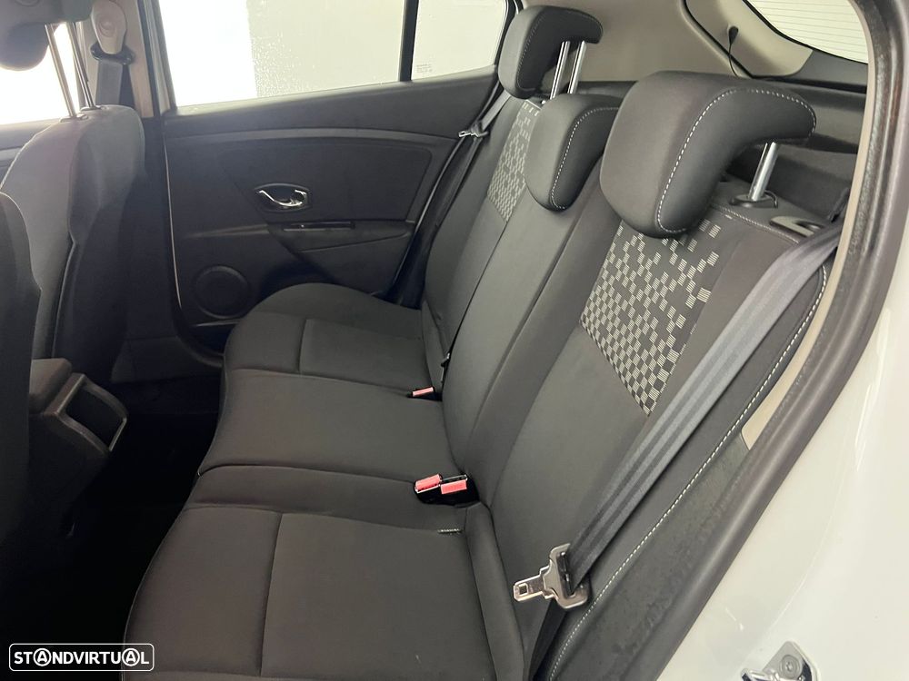 Renault Mégane 1.5 dCi Dynamique - 9