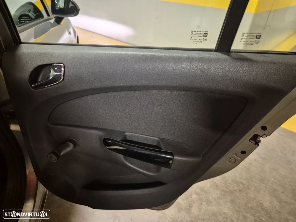 Opel Corsa 1.2 Connect - 34