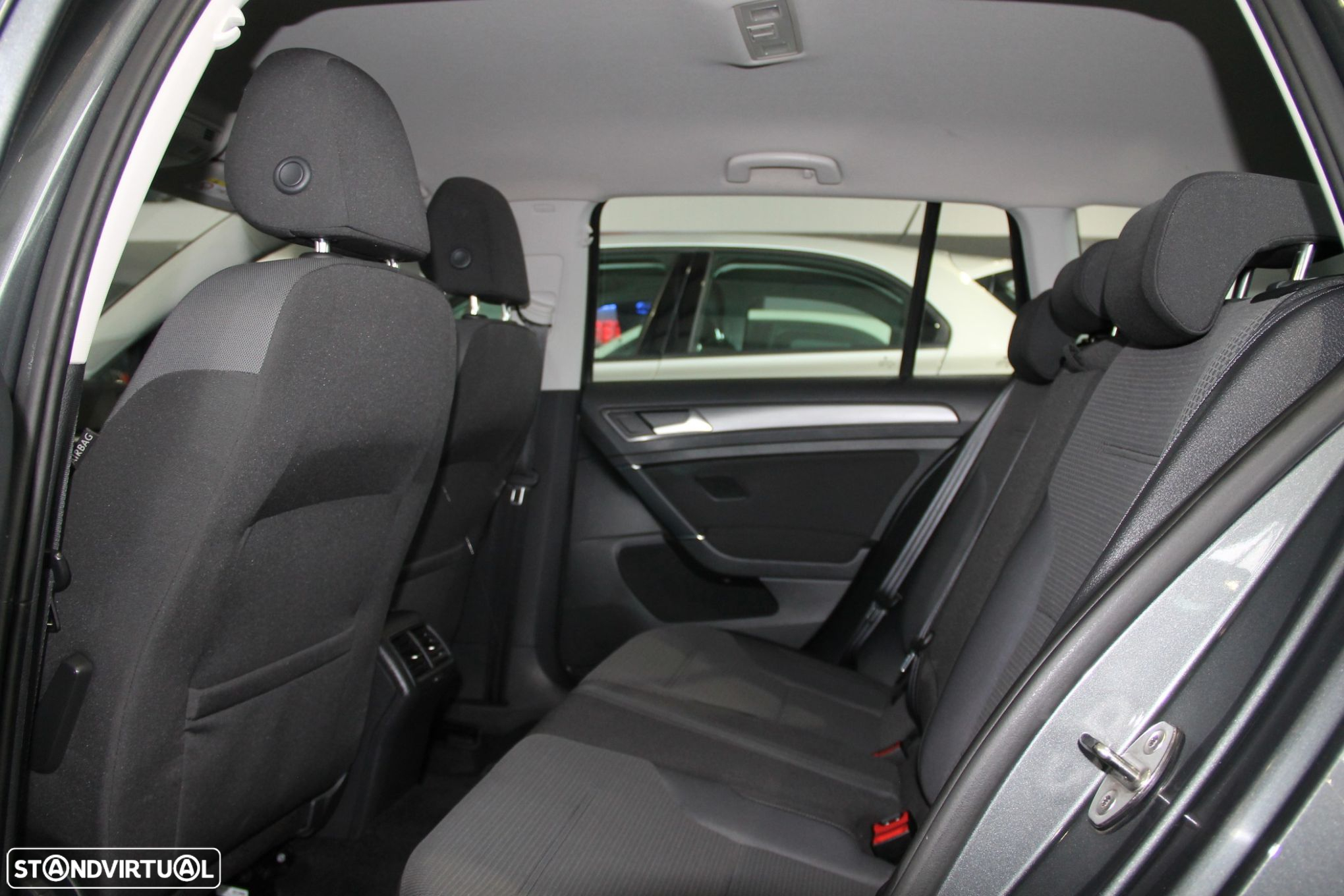 VW Golf 1.6 TDI Confortline - 7