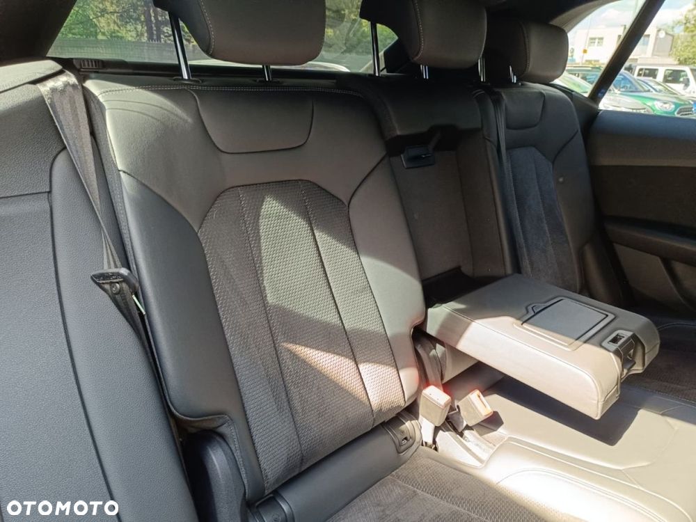 Audi SQ8 - 25