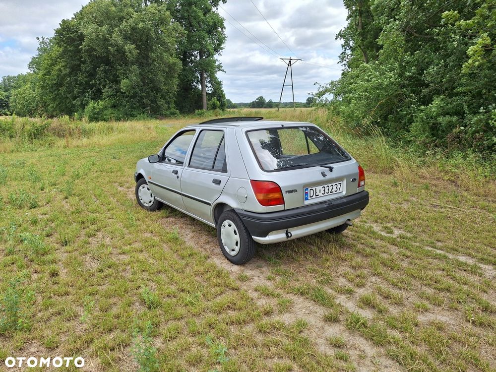 Ford Fiesta - 7