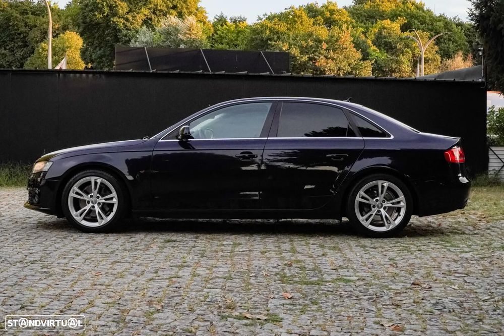 Audi A4 2010 photo 4