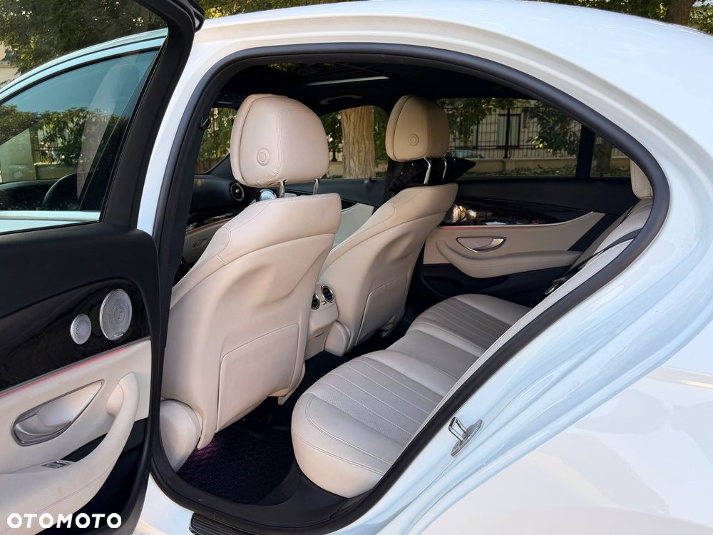 Mercedes-Benz Klasa E 300 9G-TRONIC - 15