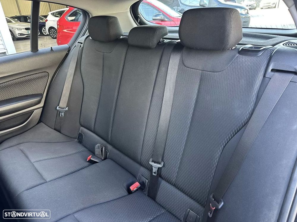 BMW 116 d Sport Line - 28