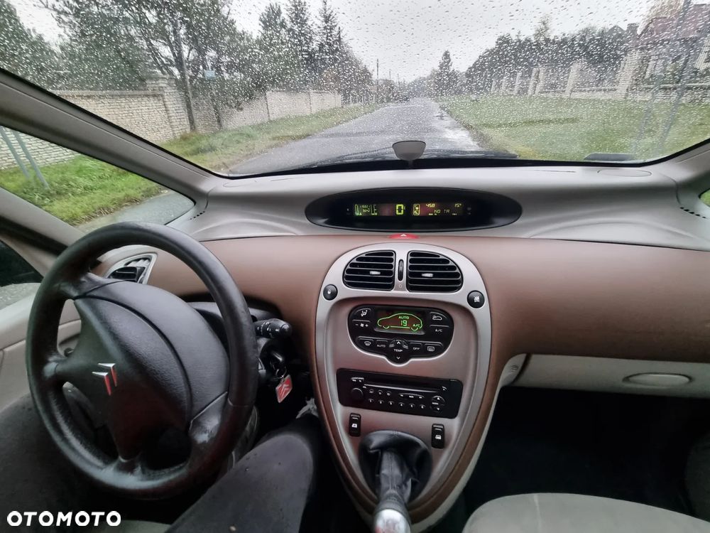Citroën Xsara Picasso 1.8i Exclusive - 28