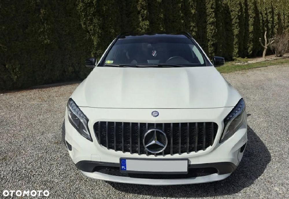 Mercedes-Benz GLA - 4