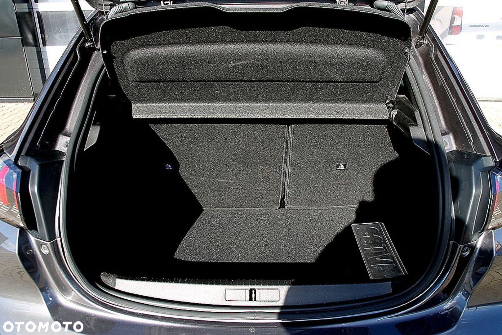 Peugeot 208 1.2 PureTech Allure S&S EAT8 - 29