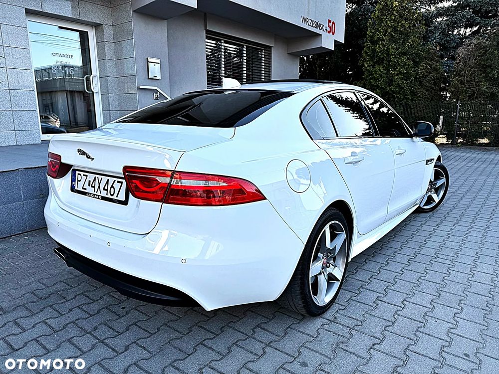 Jaguar XE 20d R-Sport - 4
