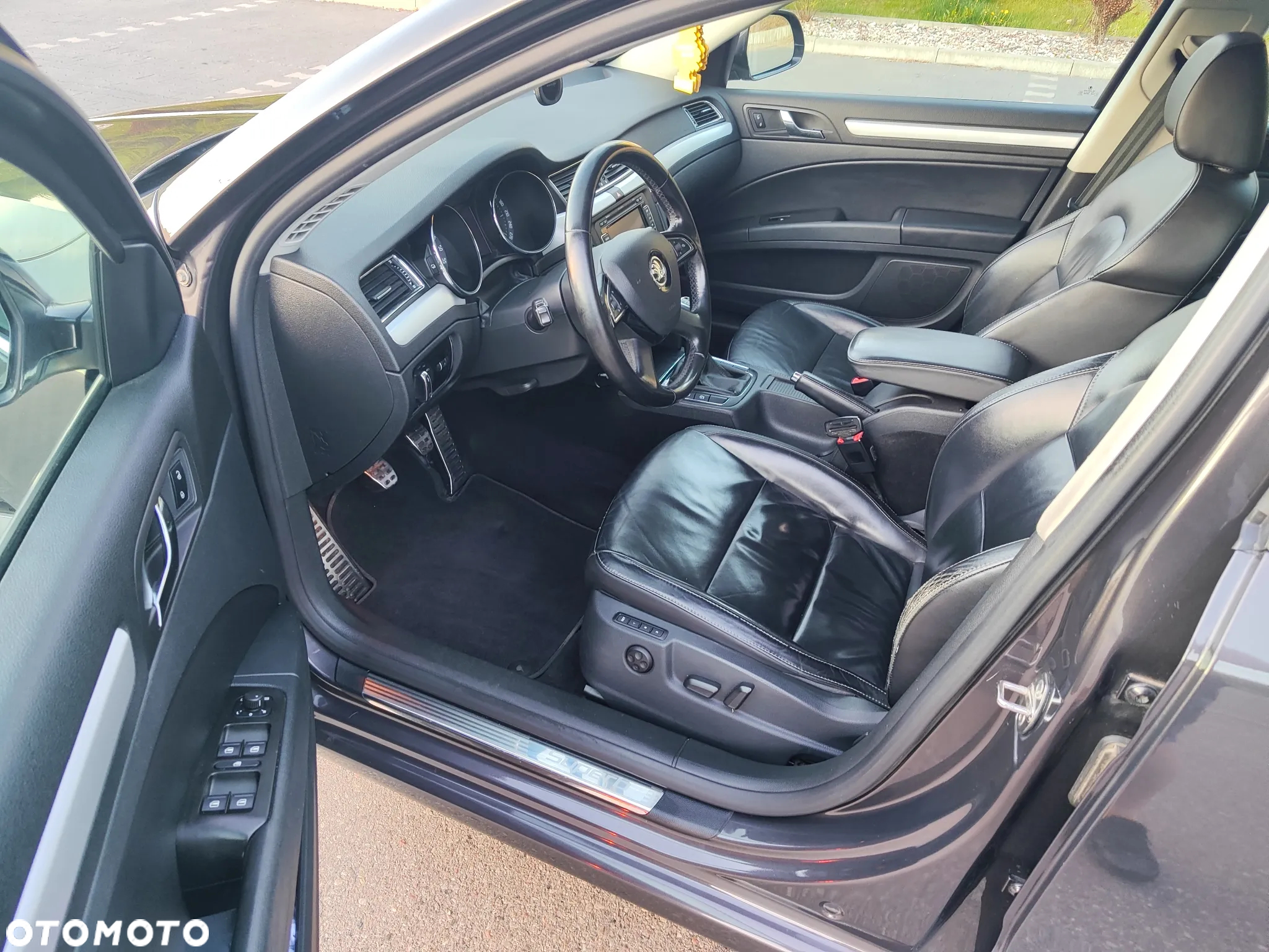 Skoda Superb 1.6 TDI GreenLine - 11