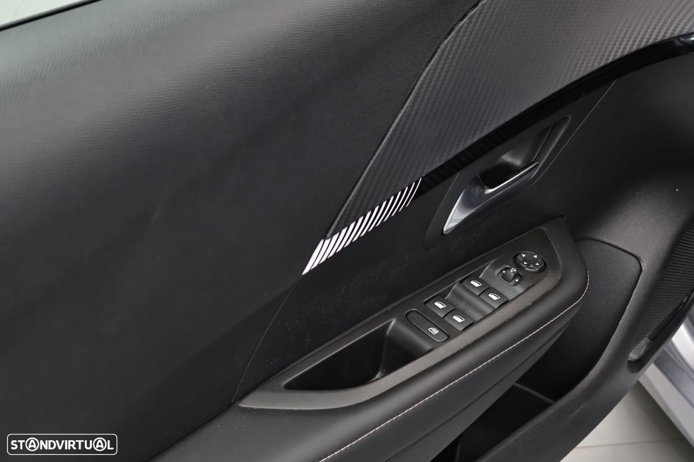 Peugeot 208 1.2 PureTech Allure - 23