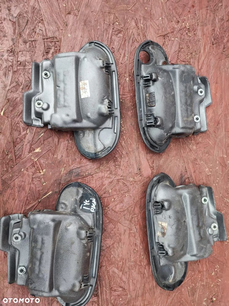 BMW E38 / E39 ORYGINALNY KOMPLET KLAMET ZEWNĘTRZNYCH W KOL. COSMOSCHWARZ 303/9, WERSJA EUROPA, LEWA / PRAWA / TYŁ / PRZÓD. O NR: 8 235 097 / 8 235 098 /  8 245 465 / 8 245 466 OEM. W BARDZO DOBRYM STANIE TECHNICZNYM. - 7