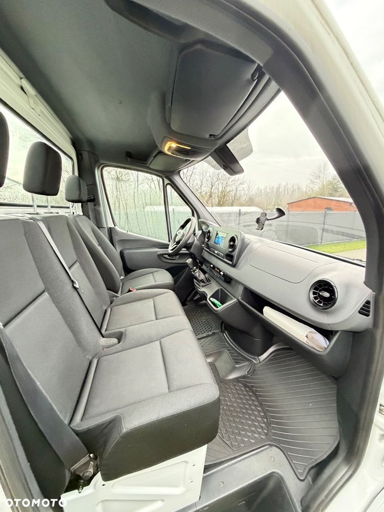 Mercedes-Benz Sprinter - 11