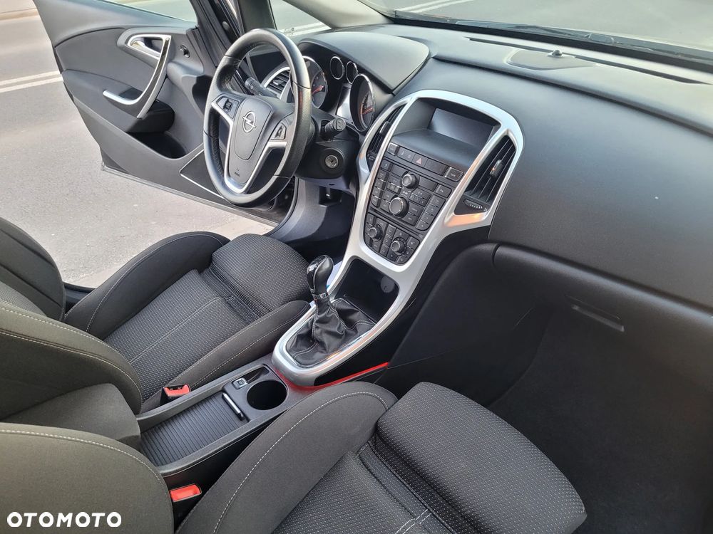 Opel Astra 1.6 Turbo Edition - 22