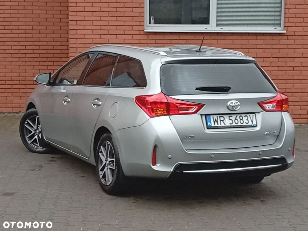 Toyota Auris - 14