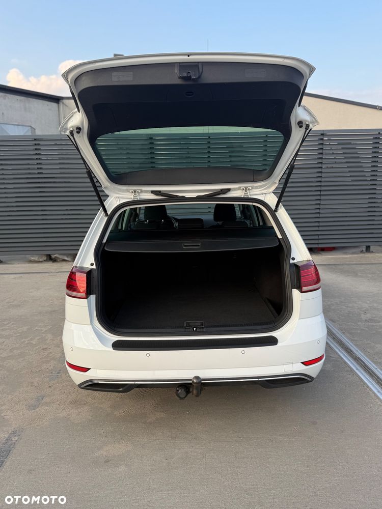 Volkswagen Golf - 10