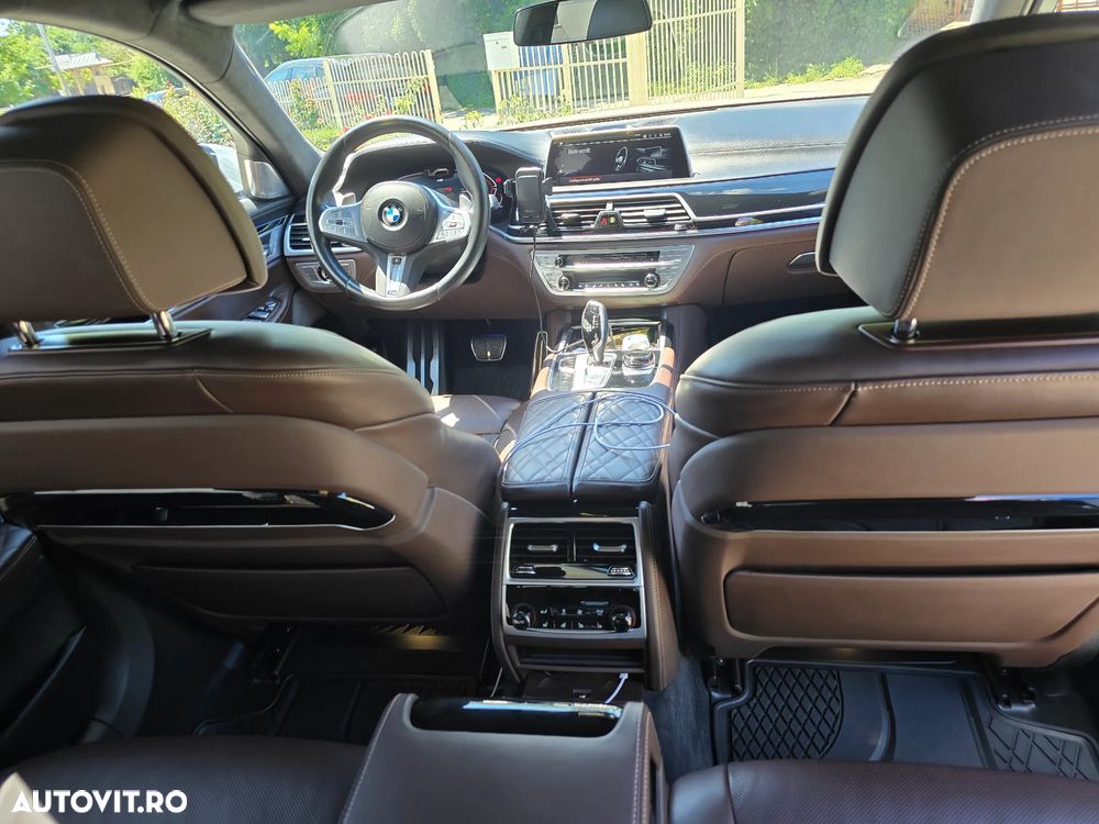 BMW Seria 7 750i xDrive - 13