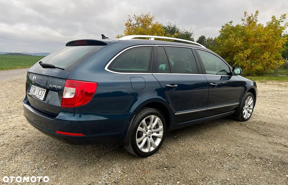 Skoda Superb 2.0 TDI 4x4 Platinum Outdoor DSG - 6