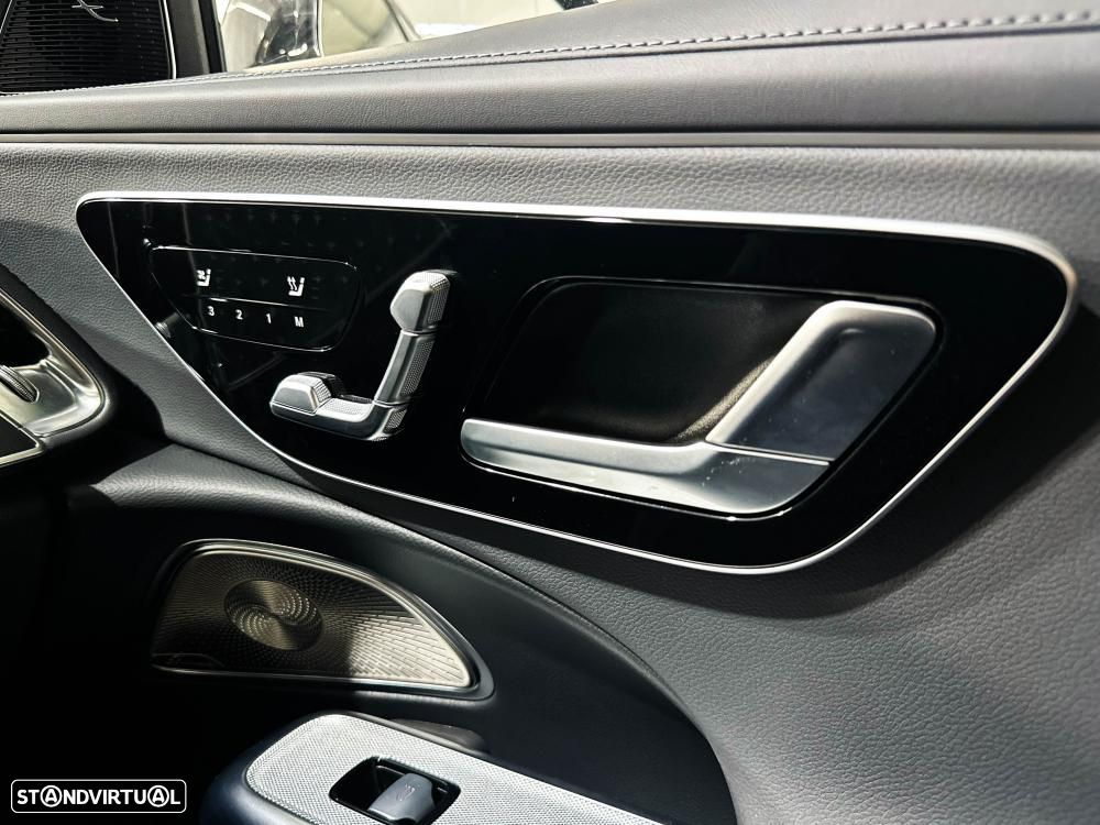 Mercedes-Benz E 300 de 4Matic 9G-TRONIC AMG Line - 36